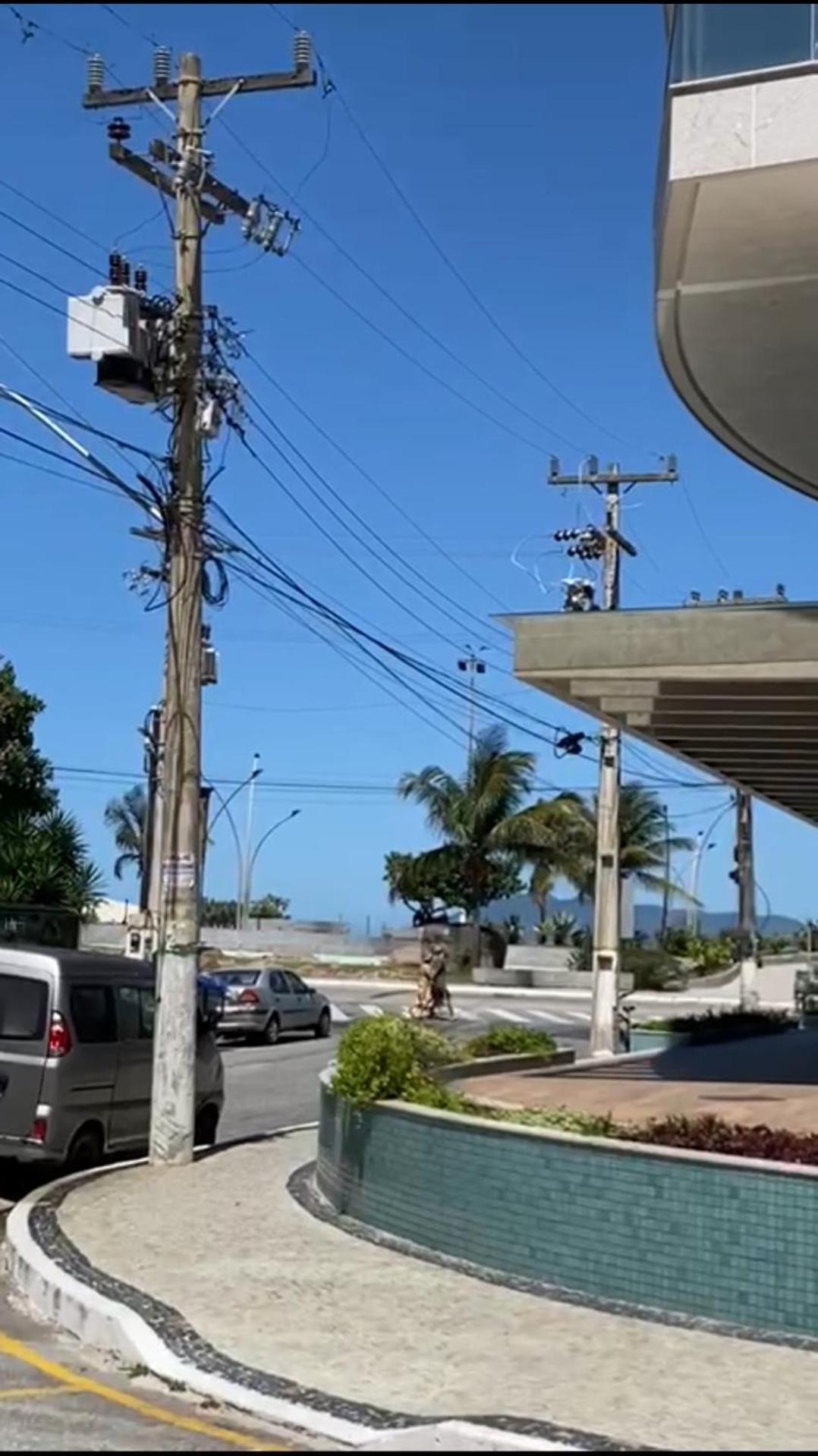 A 50M Da Praia Do Forte Em Кабо Фрио Екстериор снимка