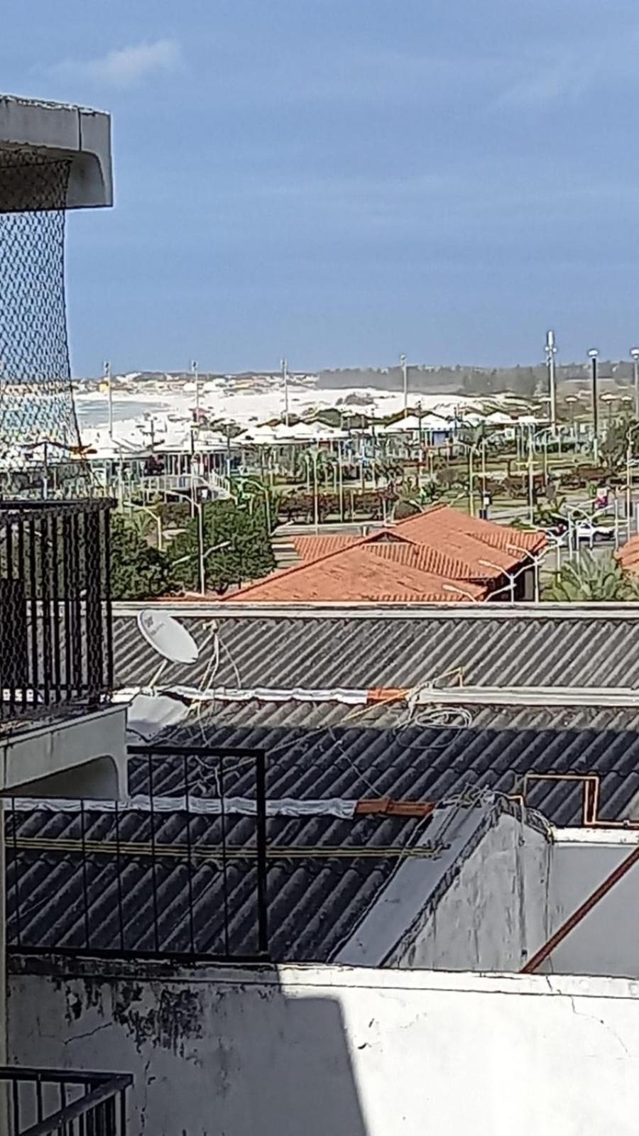 A 50M Da Praia Do Forte Em Кабо Фрио Екстериор снимка