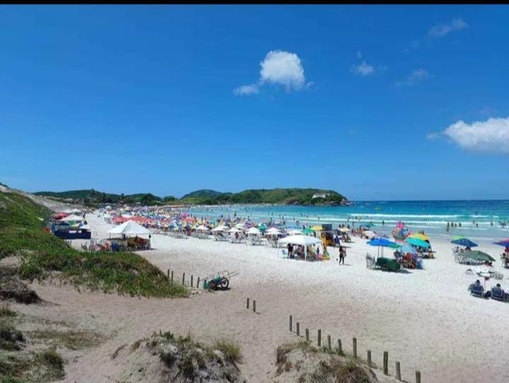 A 50M Da Praia Do Forte Em Кабо Фрио Екстериор снимка